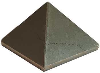 25-33mm Pyrite pyramid