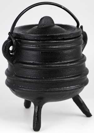 Ribbed cast iron cauldron 3